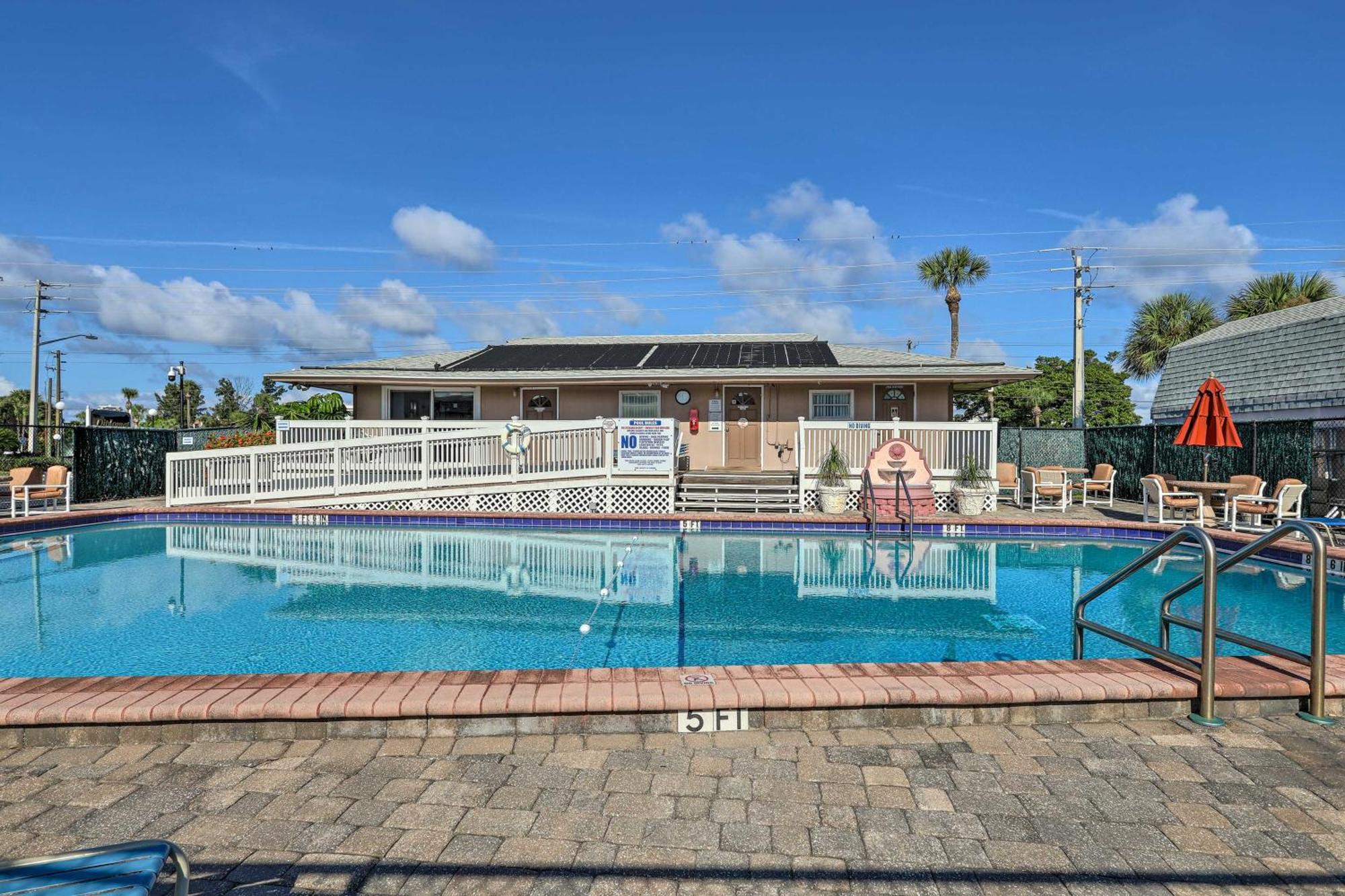 Cute Cocoa Beach Condo With Pool And Beach Access! 外观 照片